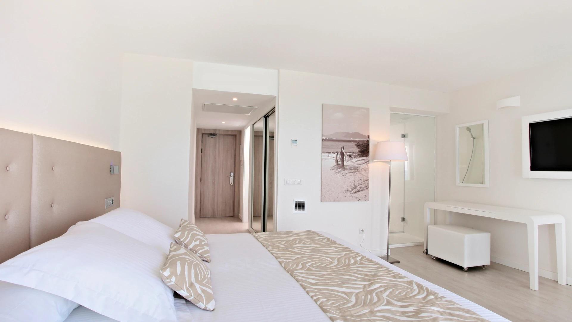Hotel Iberostar Waves Cala Millor - Adults Only Exterior foto