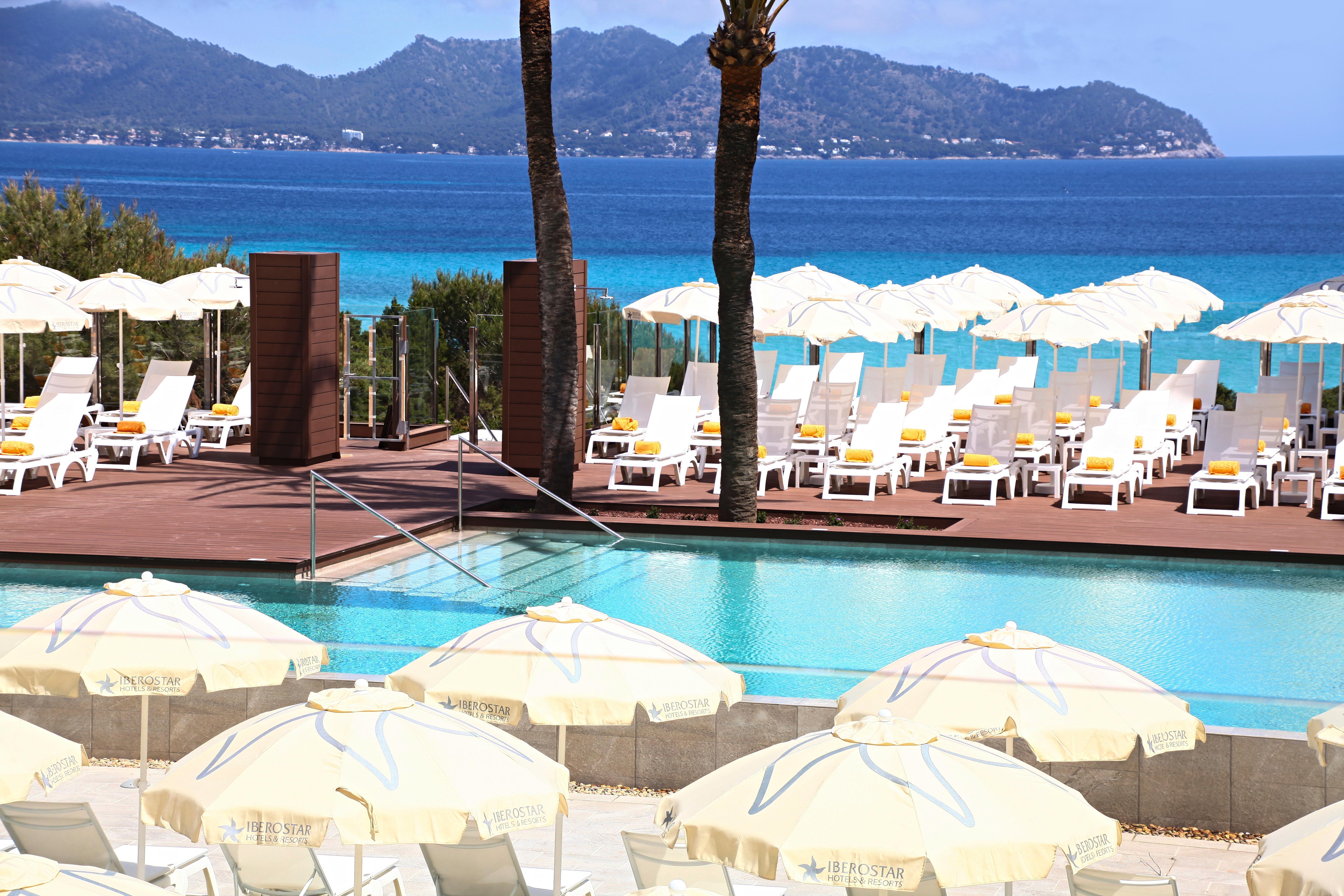 Hotel Iberostar Waves Cala Millor - Adults Only Exterior foto