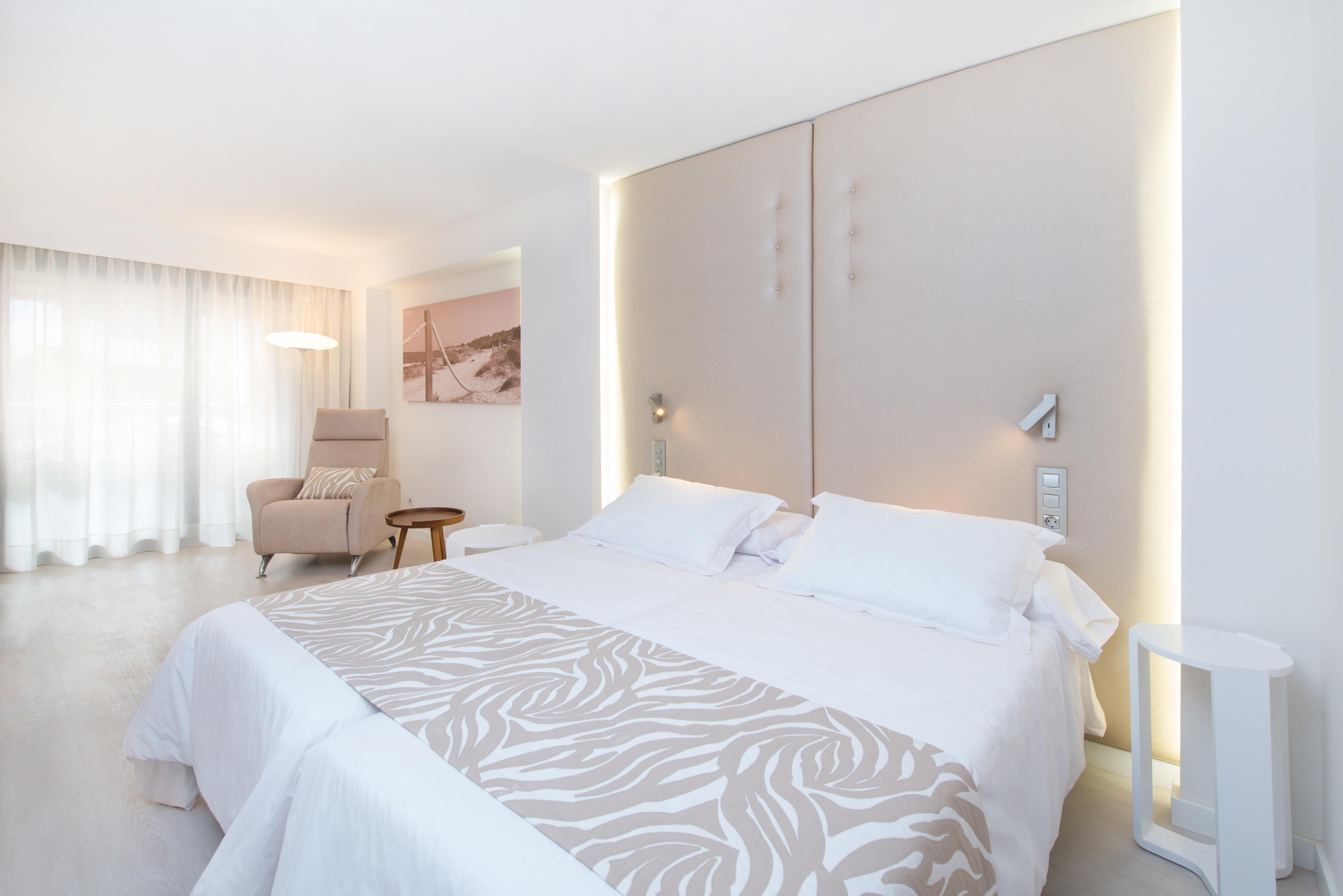 Hotel Iberostar Waves Cala Millor - Adults Only Exterior foto